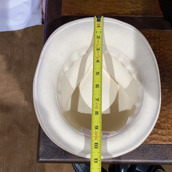 JLO 100% Wool Hat With Flower - Picture 5 of 6